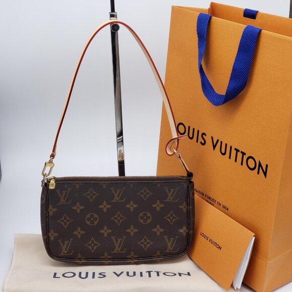Authentic Louis Vuitton Pochette Accessories Monogram Shoulder Bag lux490-120925 - Picture 1 of 15